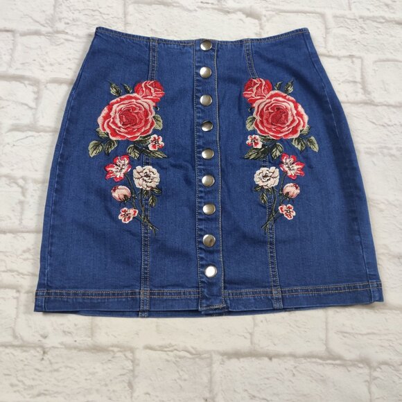 PacSun Size 25 Denim Mini Skirt Snap Front Blue Embroidered Floral Roses Y2K - Picture 3 of 9